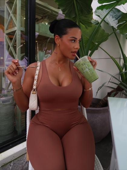 Katya Elise Henry photo 228715