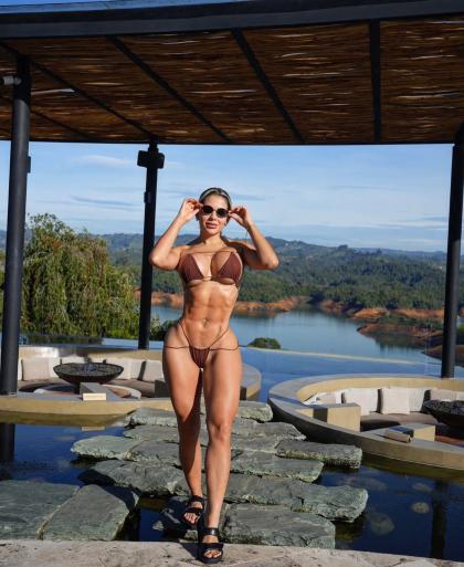 Paola Usme photo 230721