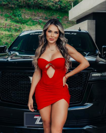 Paola Usme photo 230728