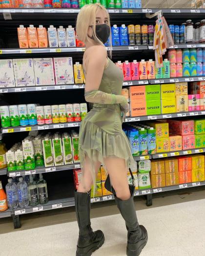 Lauren Burch photo 230077