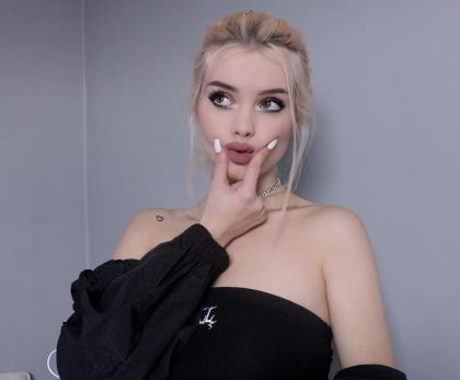 Lauren Burch photo 230103