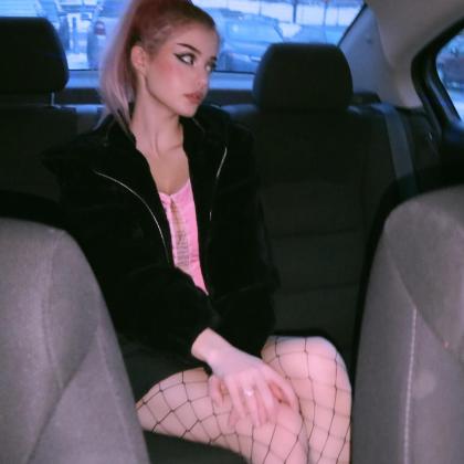 Lauren Burch photo 230108