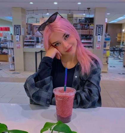 Lauren Burch photo 230183