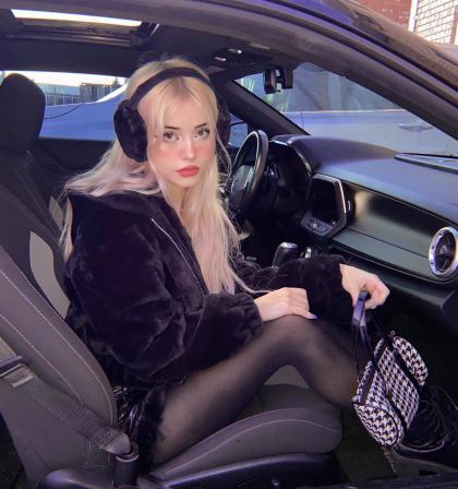 Lauren Burch photo 230213