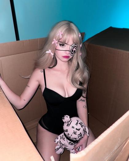 Lauren Burch photo 230254