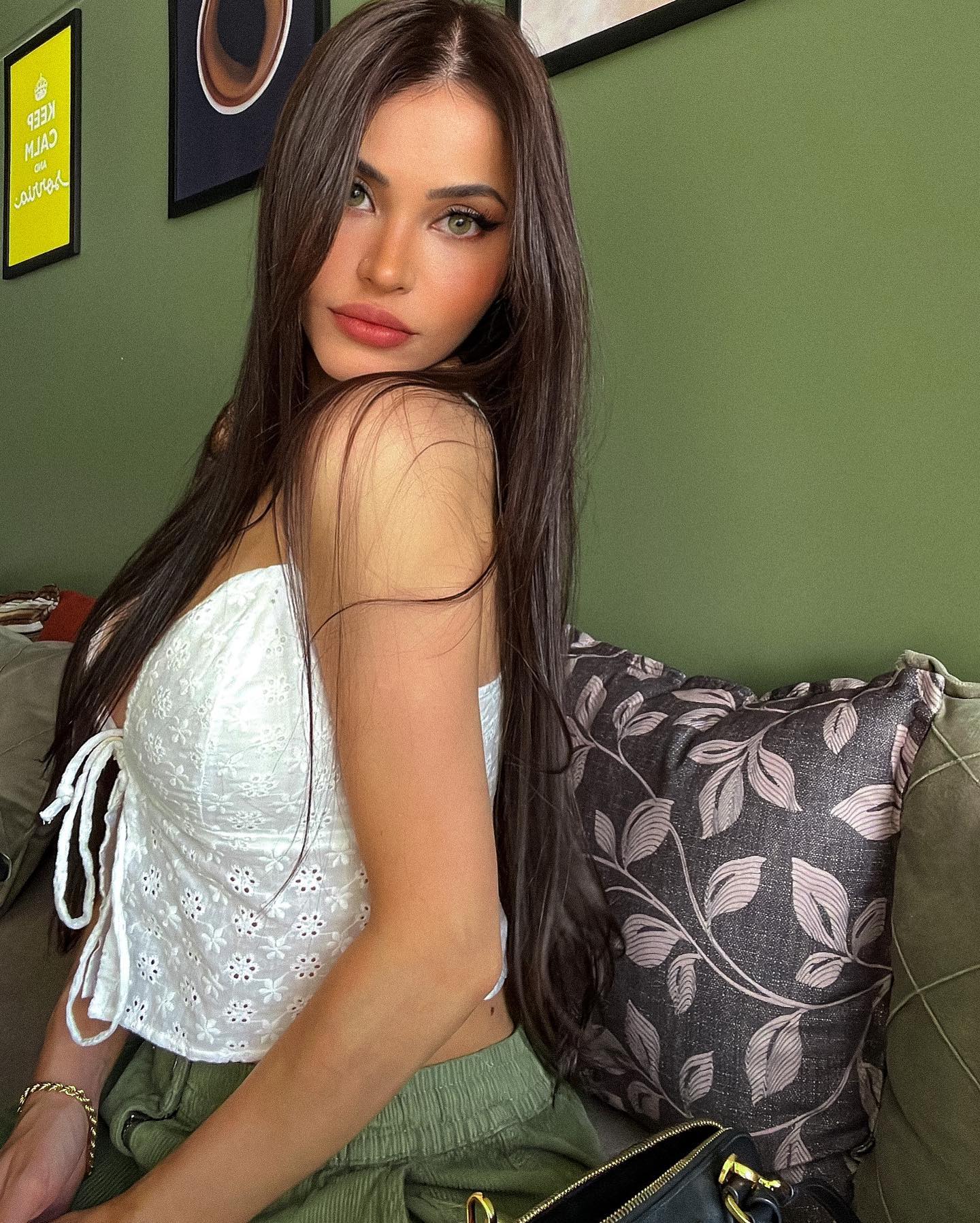 Claudia Alende #234063