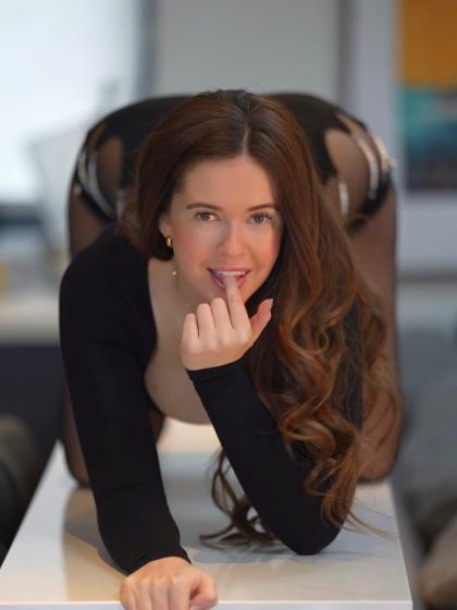 Rose Hart photo 235434