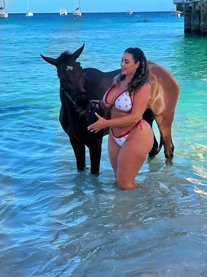 Hannah Olivia photo 235822