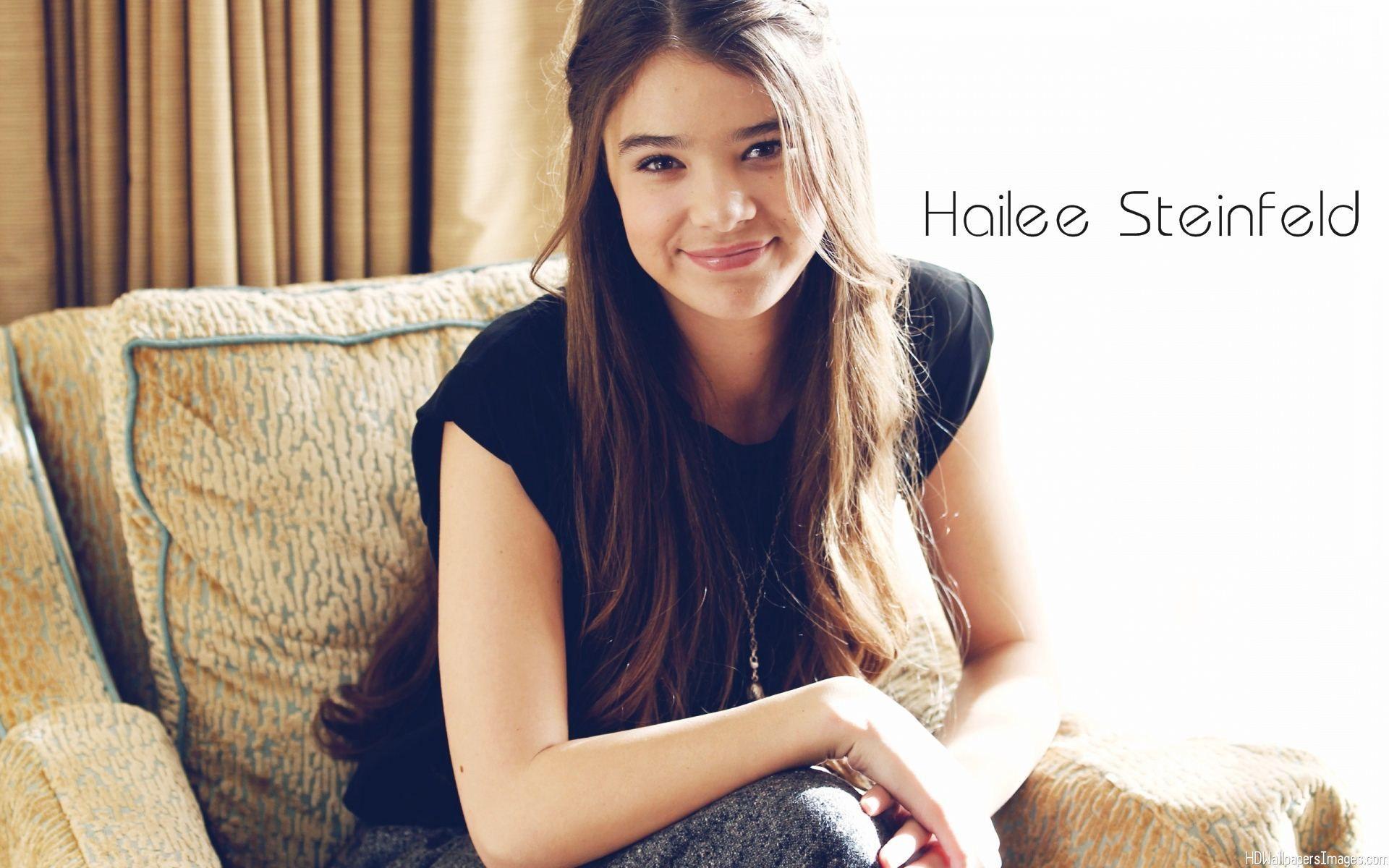 Hailee Steinfeld #239188