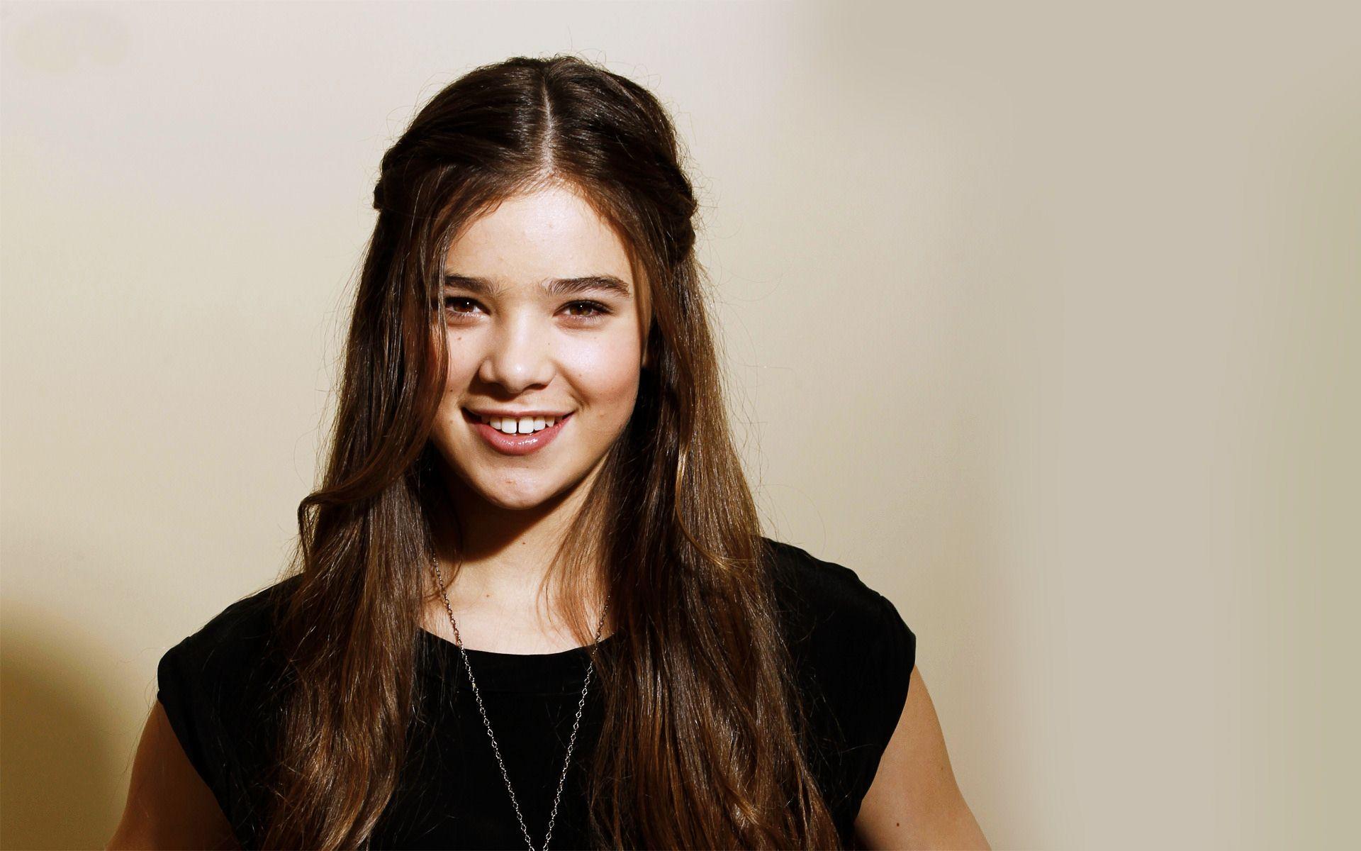 Hailee Steinfeld #239191