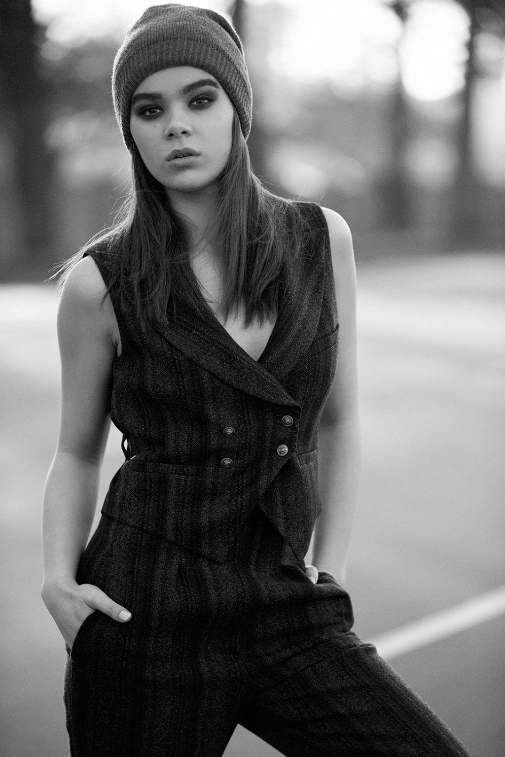 Hailee Steinfeld #239197