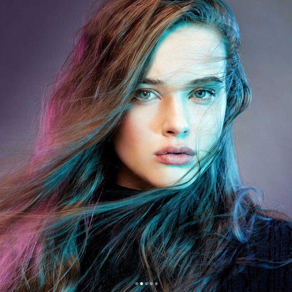 Katherine Langford #239399