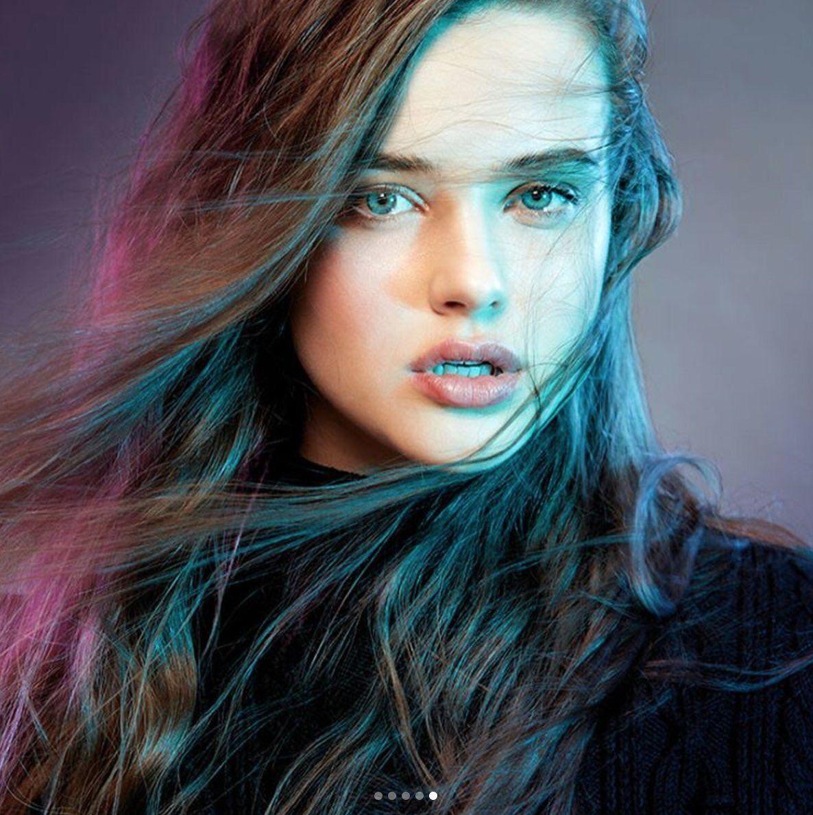 Katherine Langford #239416