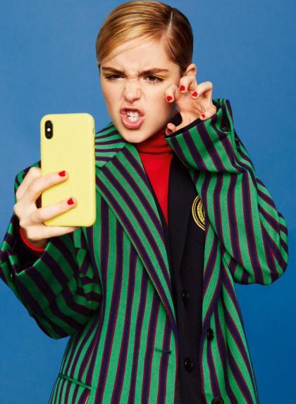 Kiernan Shipka photo 239623