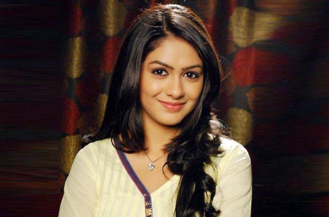 Mrunal Thakur #239901