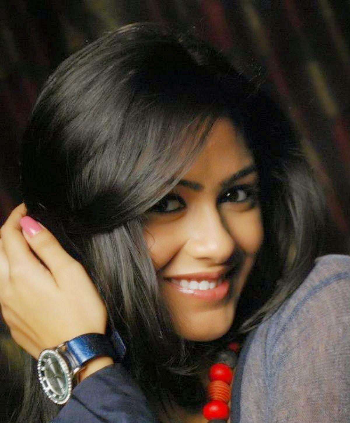 Mrunal Thakur #239908