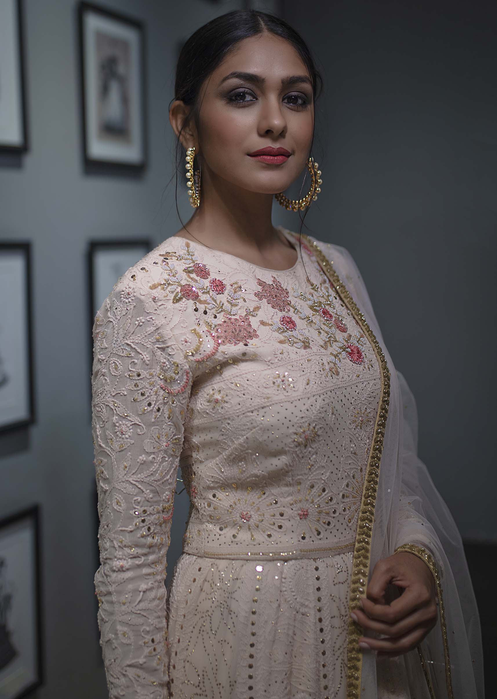 Mrunal Thakur #239918