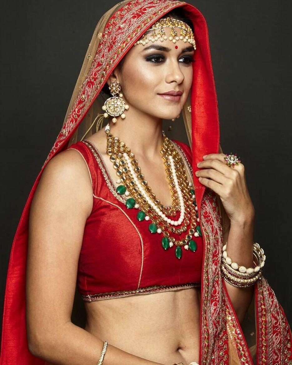 Mrunal Thakur #239921