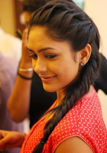 Mrunal Thakur photo 239909