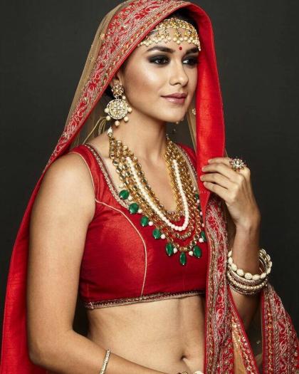 Mrunal Thakur photo 239921