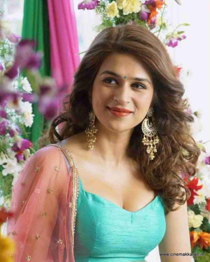 Shraddha Das photo 240612