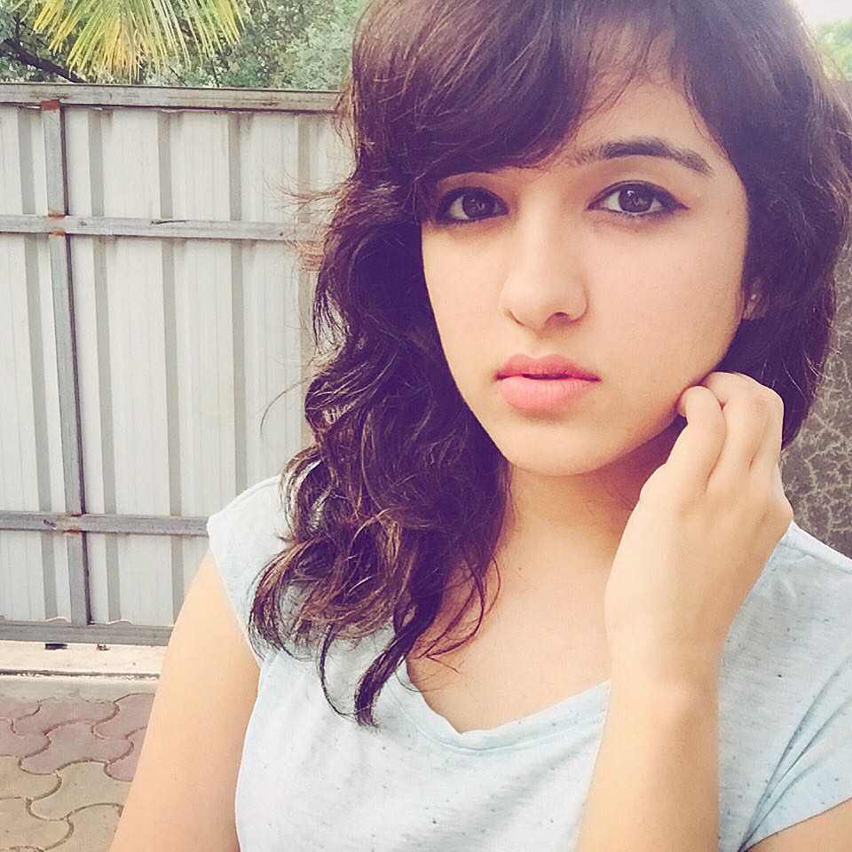 Shirley Setia #240555
