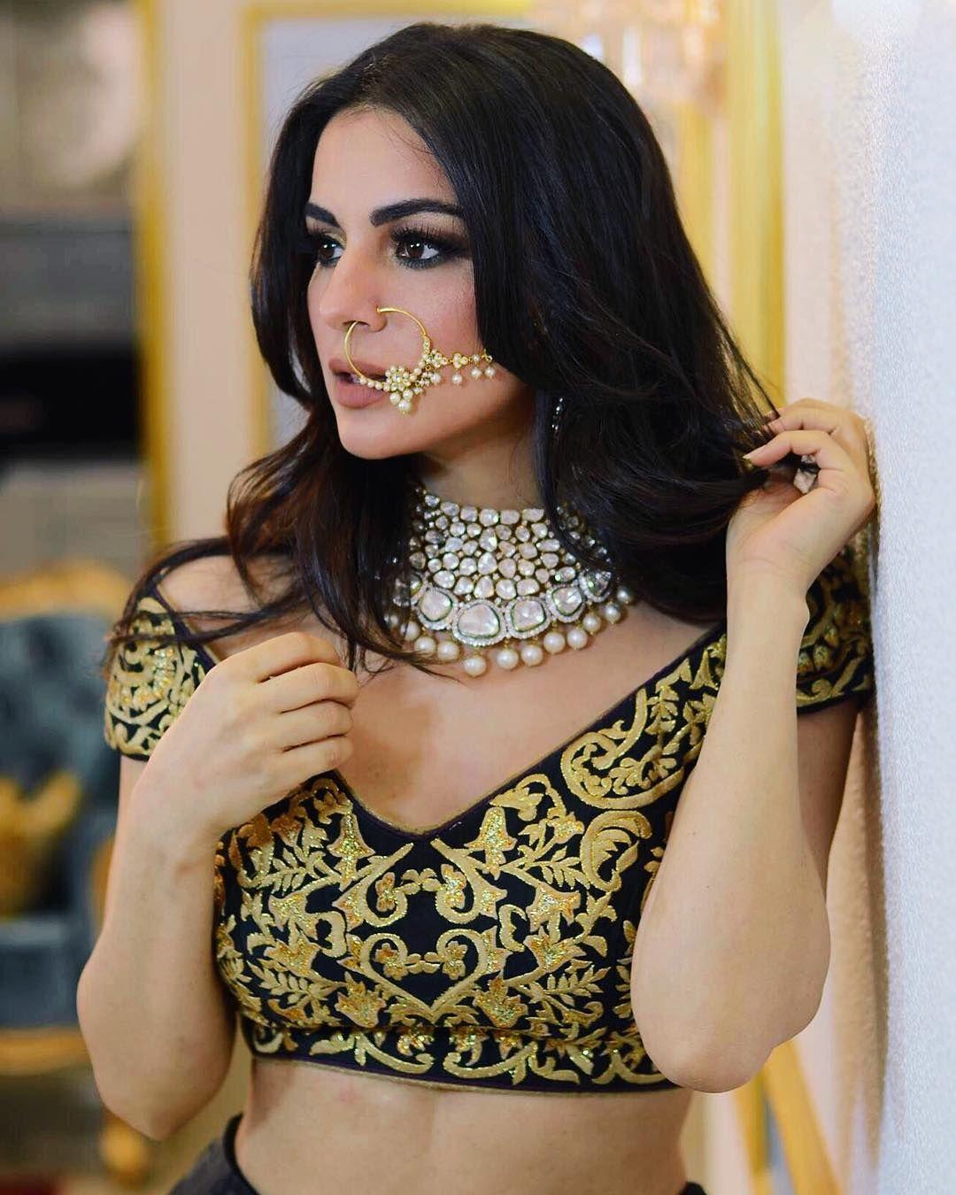 Shraddha Arya #240600