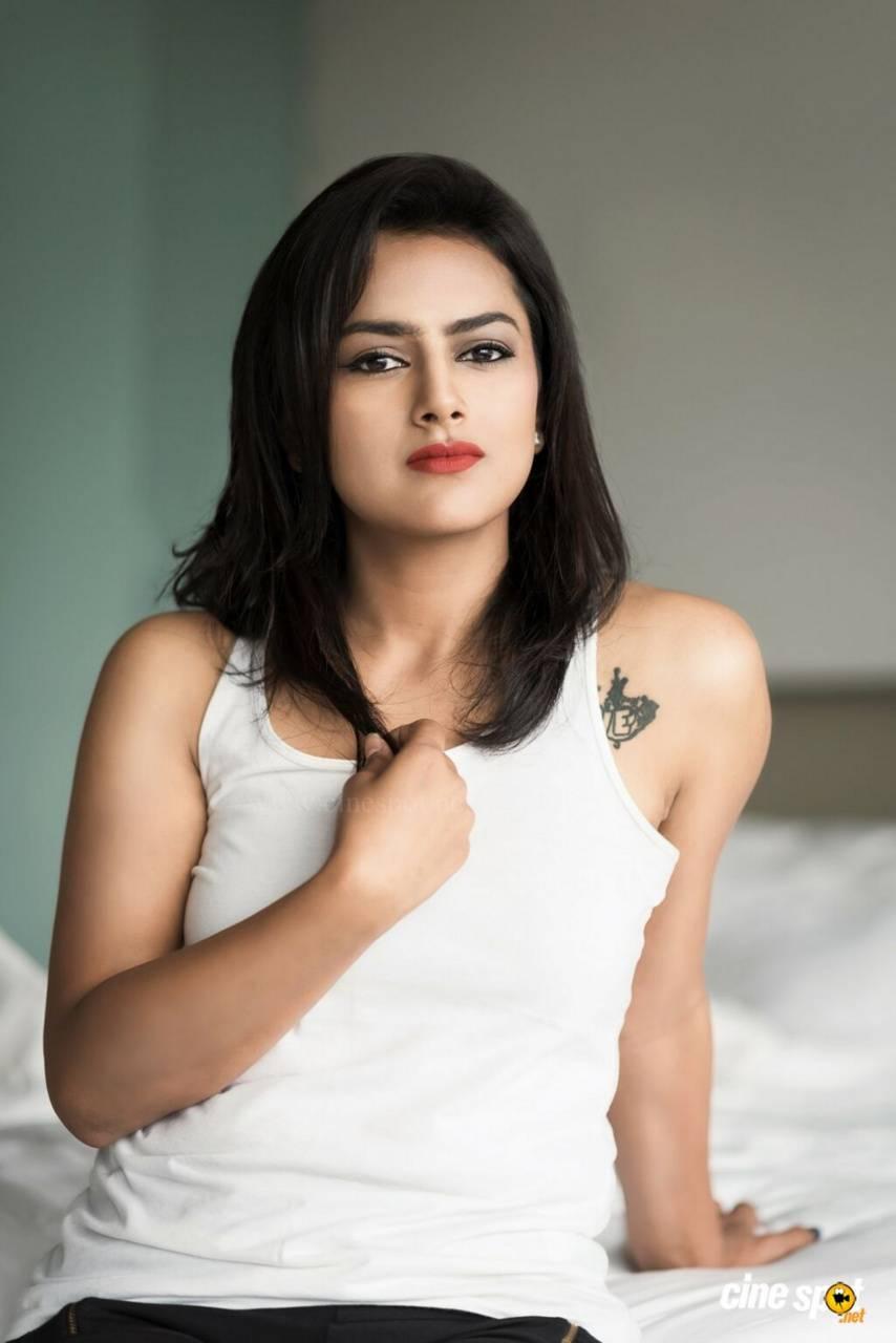 Shraddha Srinath #240691
