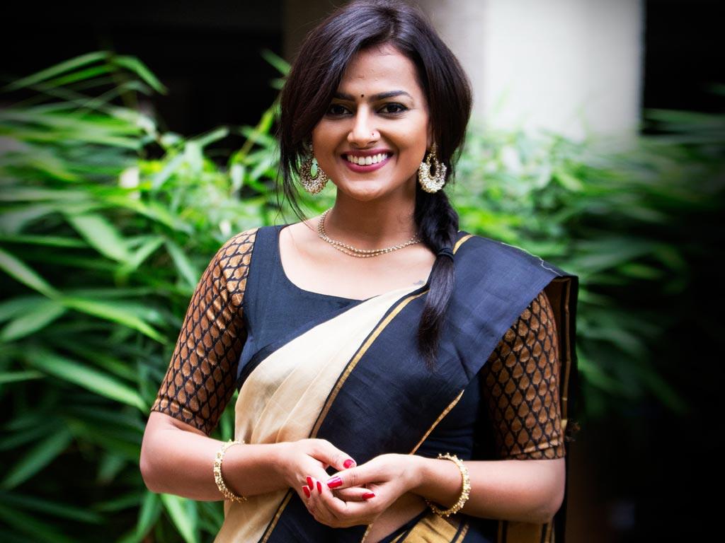 Shraddha Srinath #240700