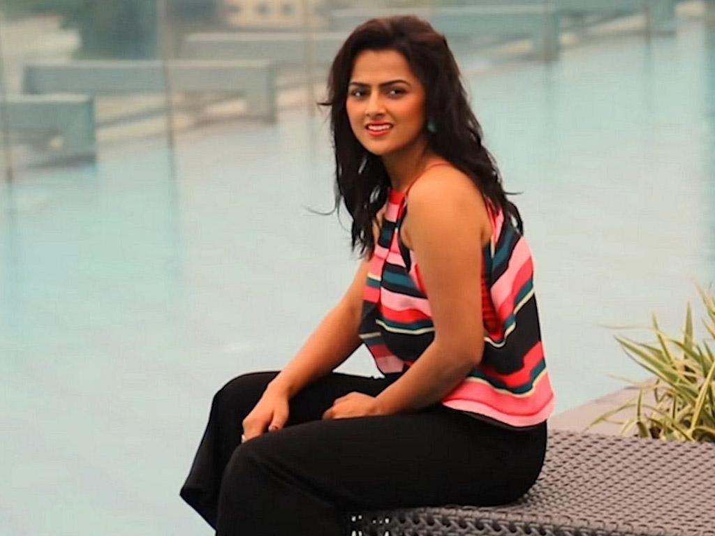 Shraddha Srinath #240709