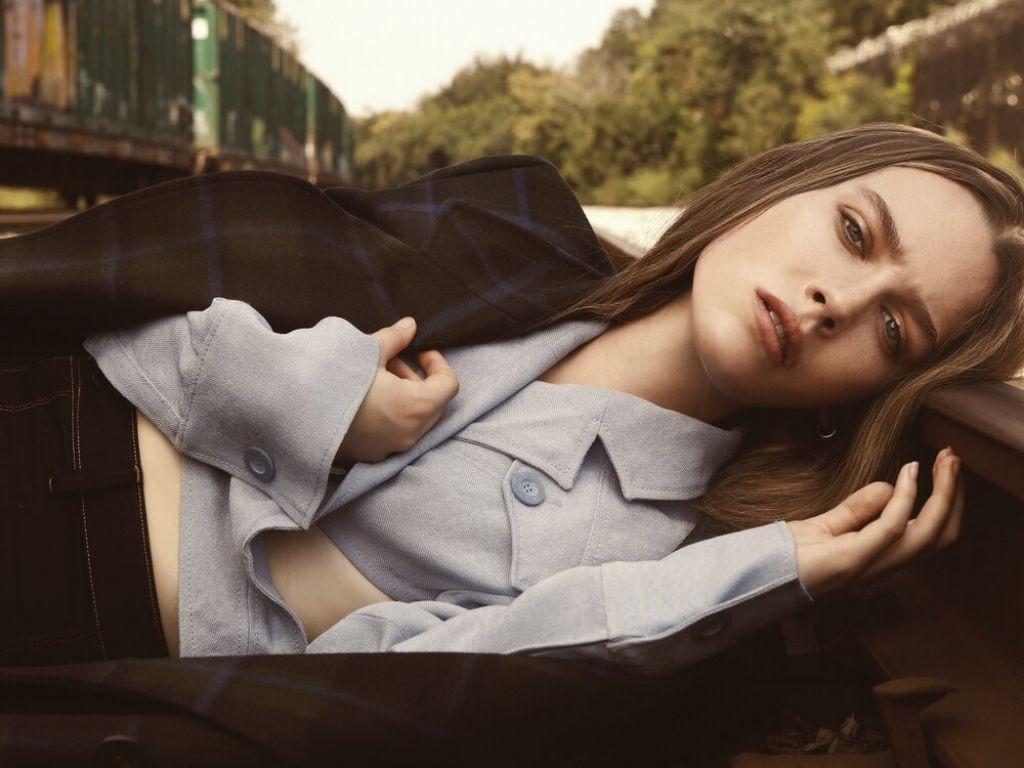 Victoria Pedretti #240933