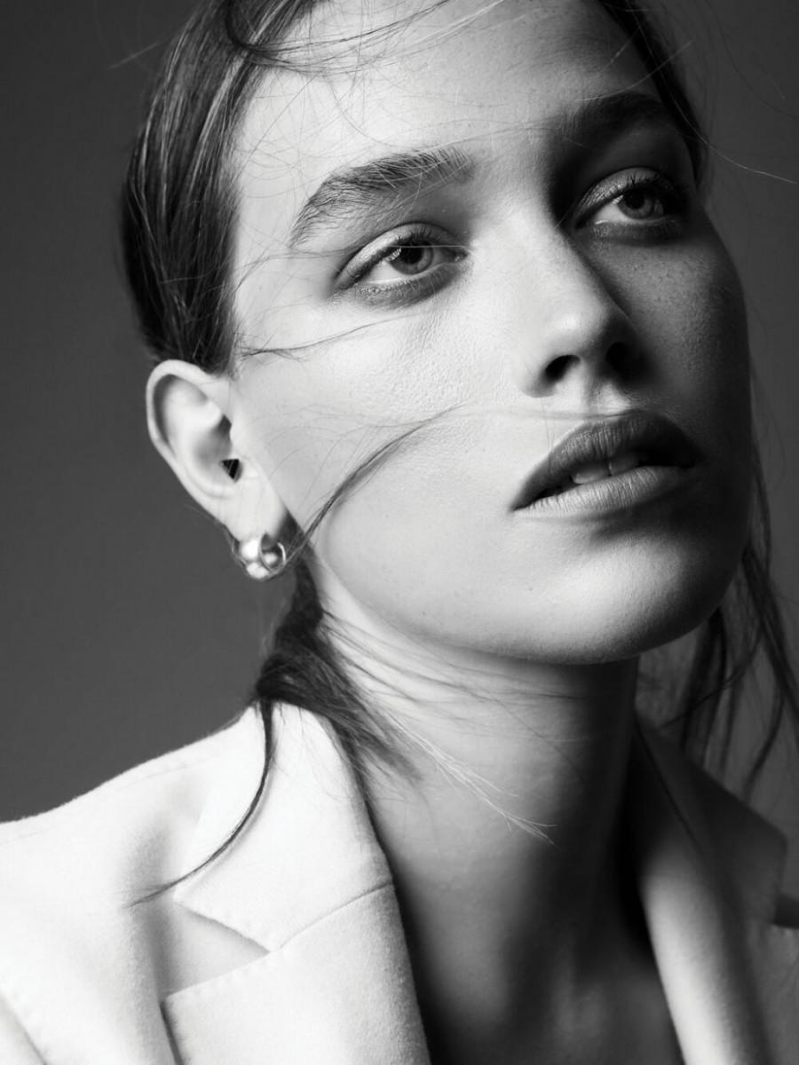 Victoria Pedretti #240938