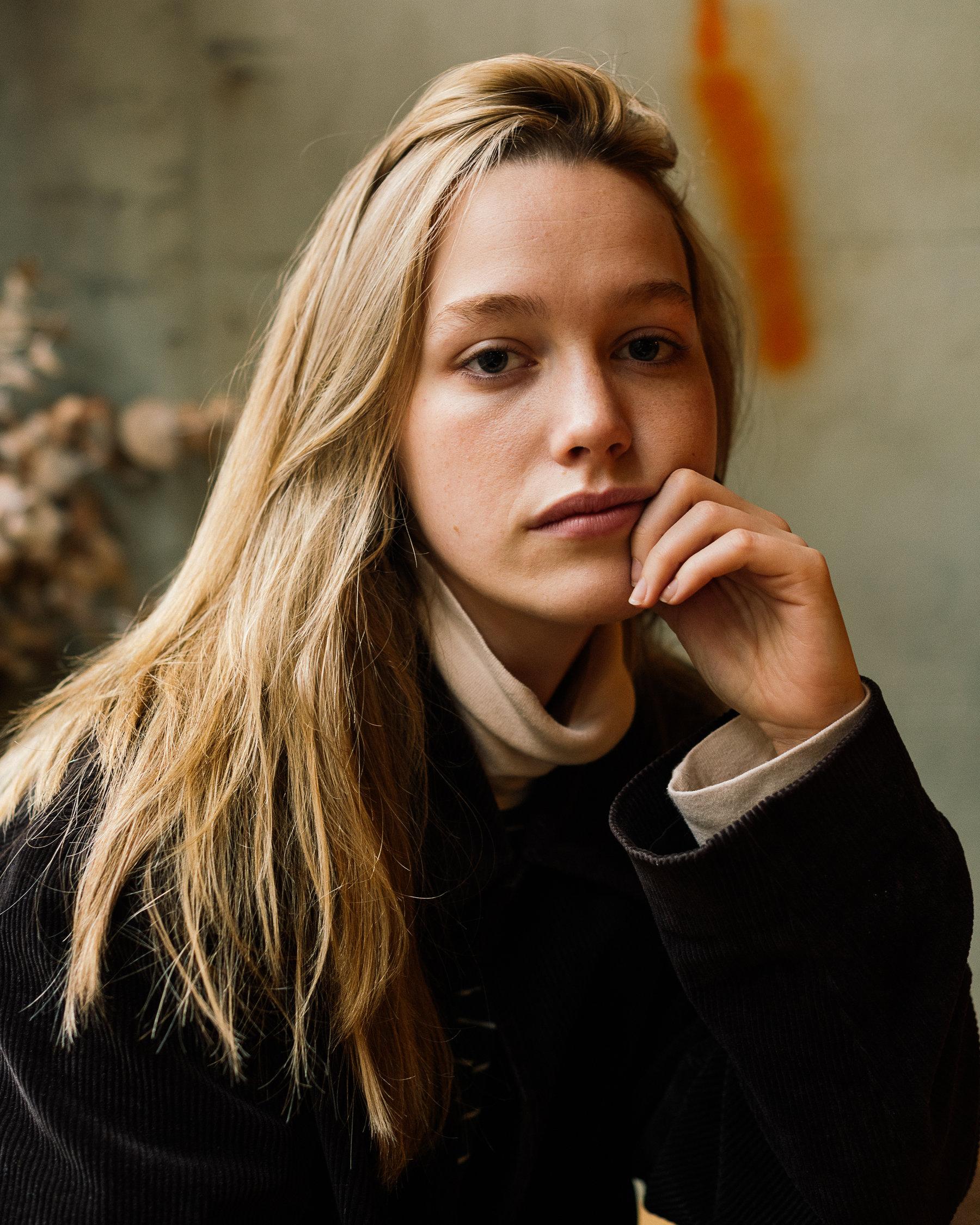 Victoria Pedretti #240942