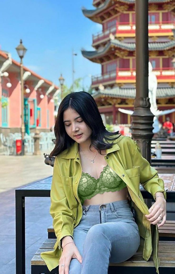 Bulan Sutena #241112