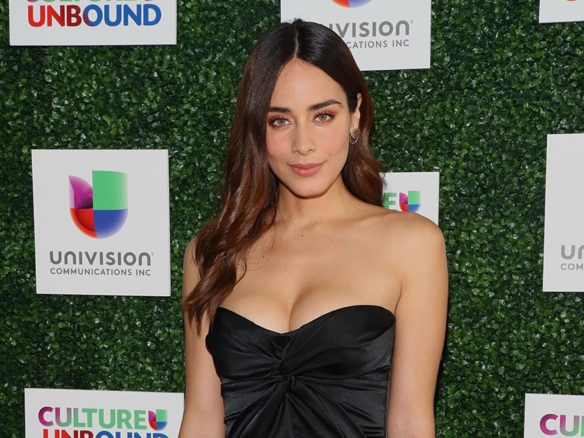 Esmeralda Pimentel #241208