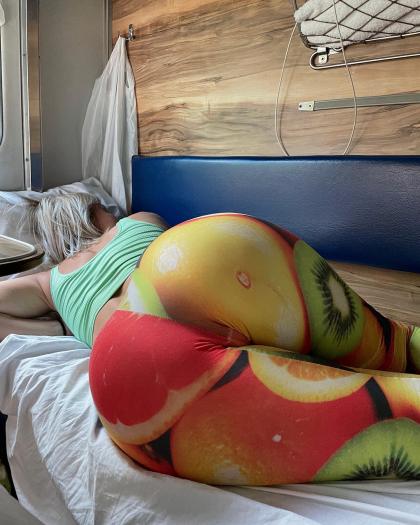 Lyubov Tomskaya photo 30378