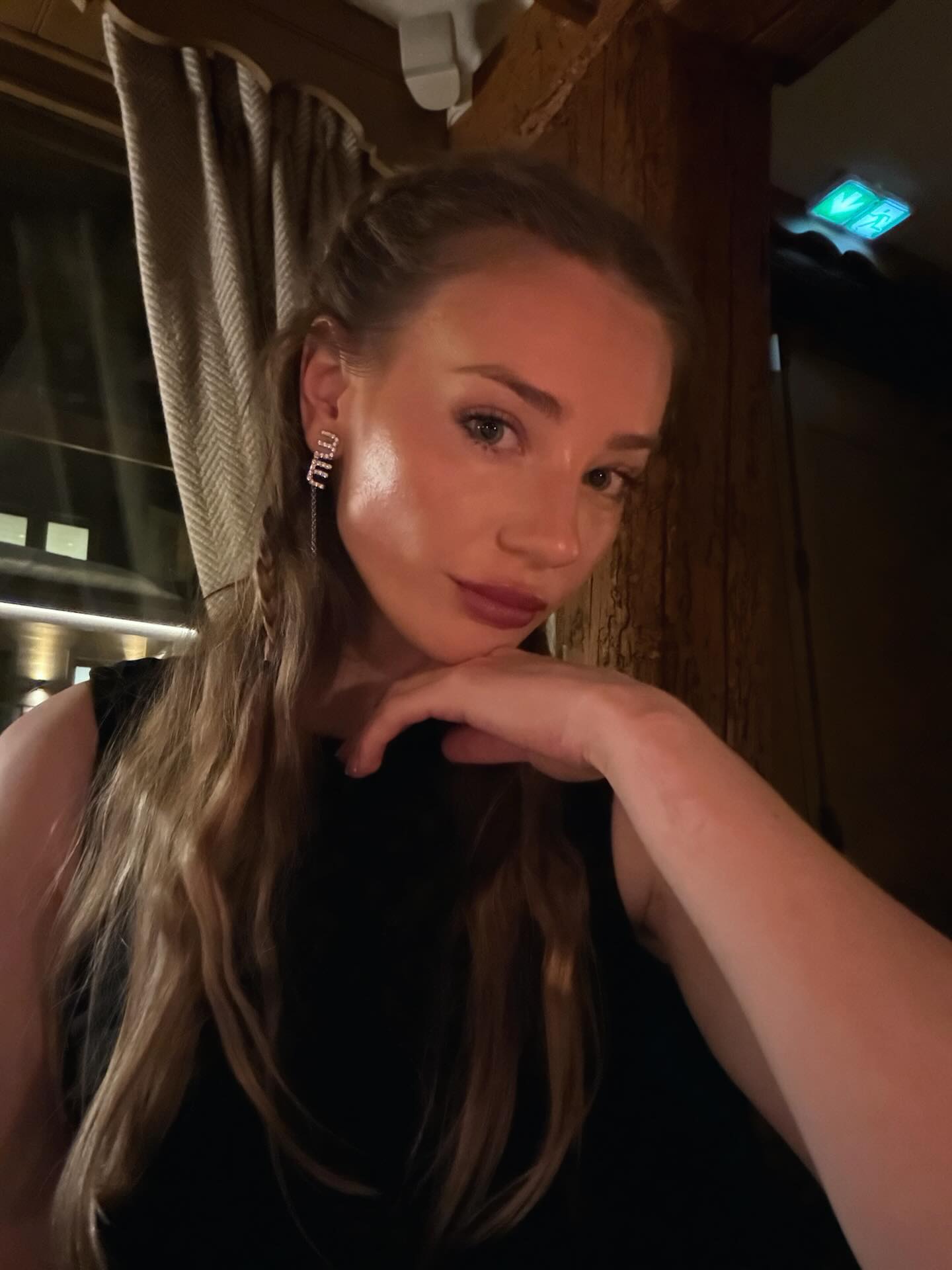 Bethany Lily April #250364