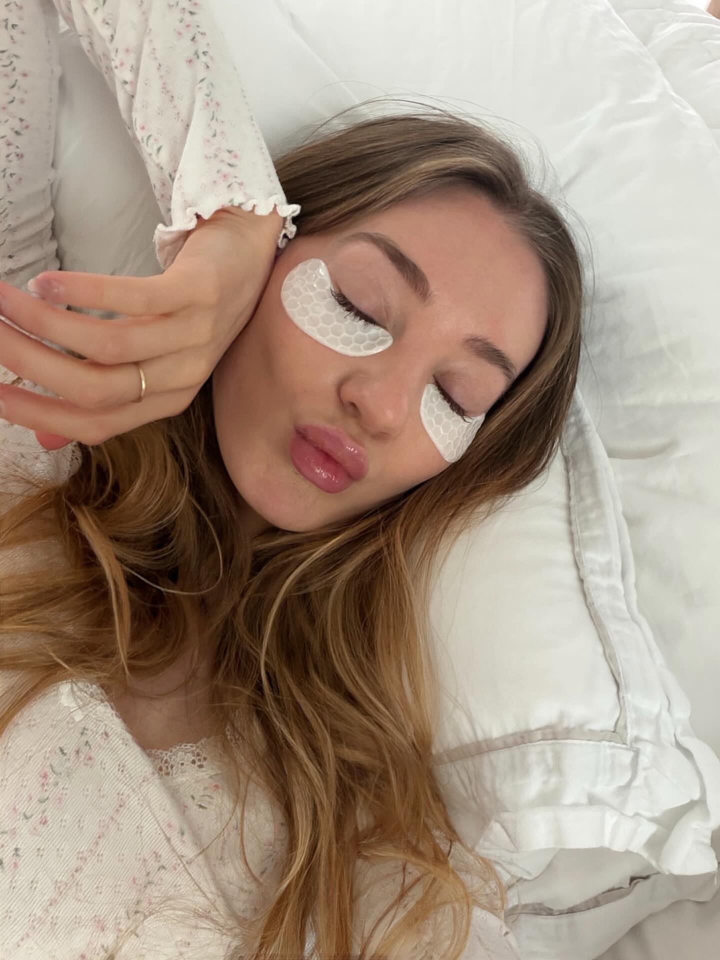 Bethany Lily April #250369