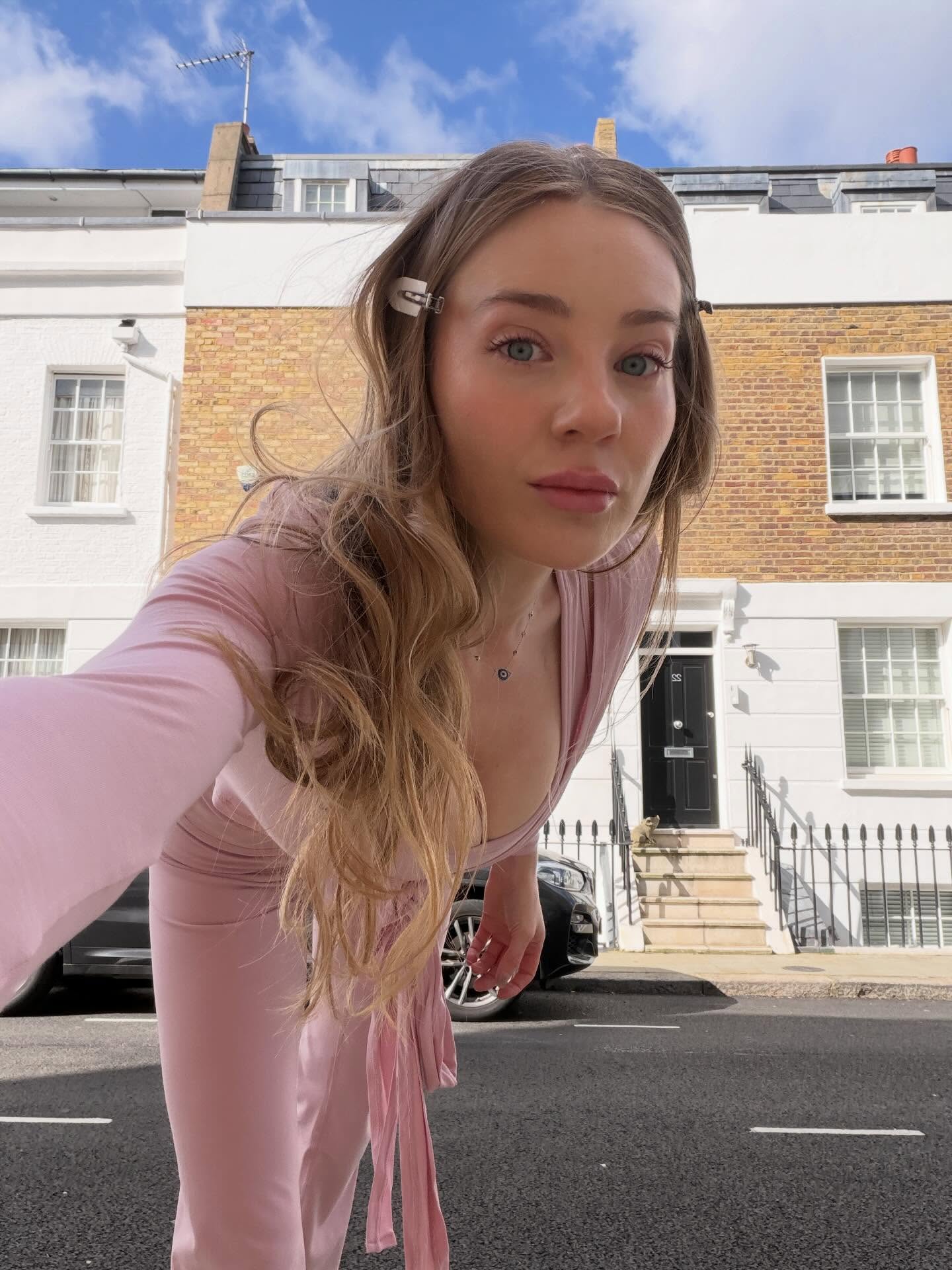 Bethany Lily April #250390