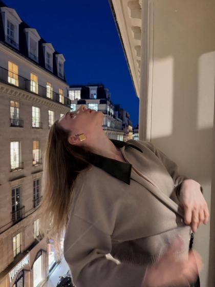 Bethany Lily April photo 250349