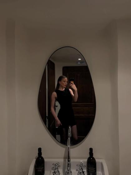 Bethany Lily April photo 250363