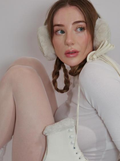 Bethany Lily April photo 250439