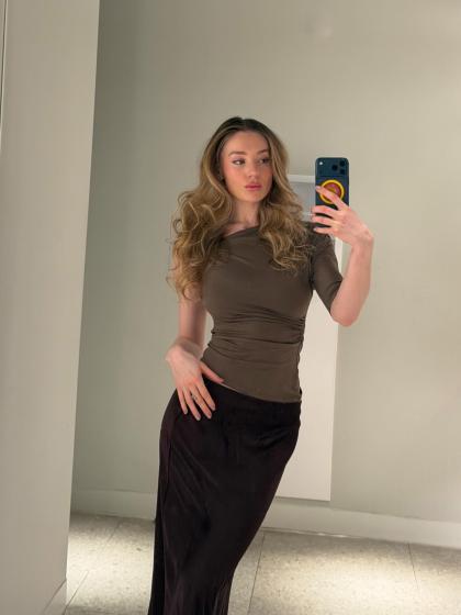 Bethany Lily April photo 250442