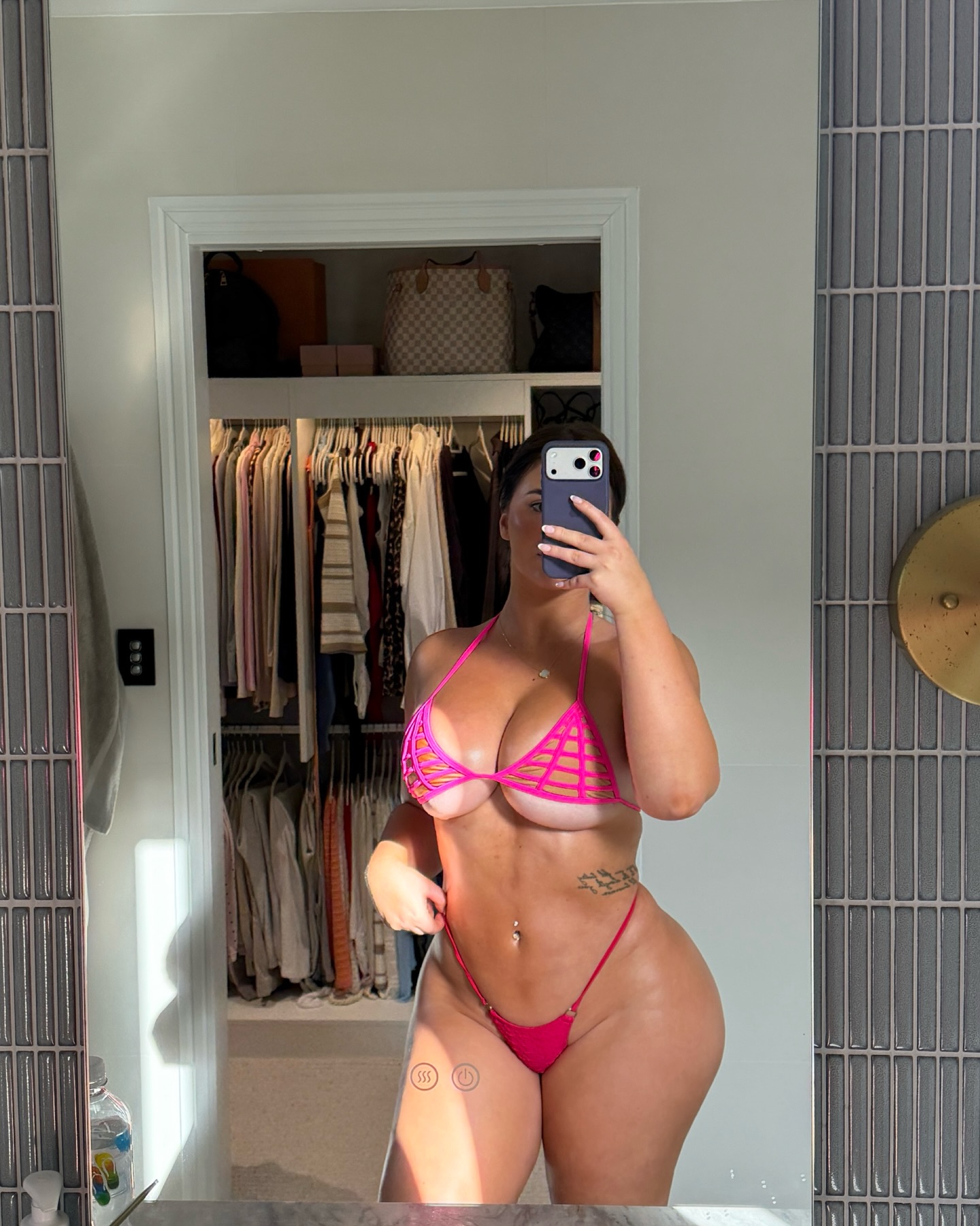 Isabelle Jade #250925