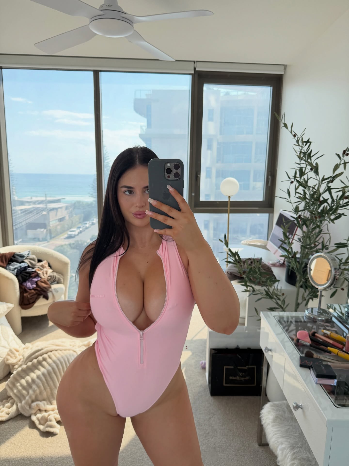 Isabelle Jade #250980