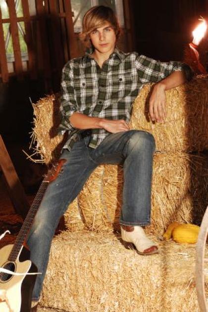 Cody Linley photo 252991