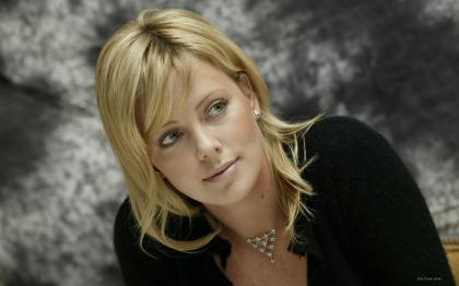 Charlize Theron photo 238719