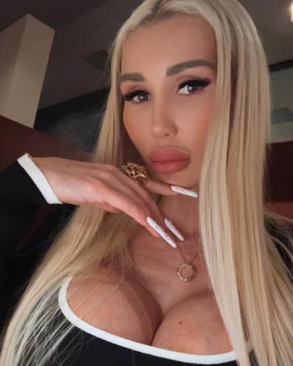 Patty Michova photo 257073