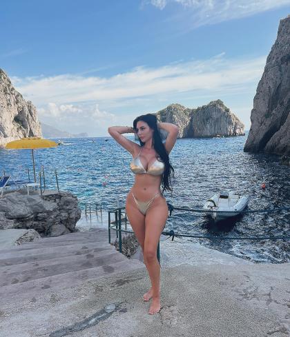 Yvonne Bar photo 55694