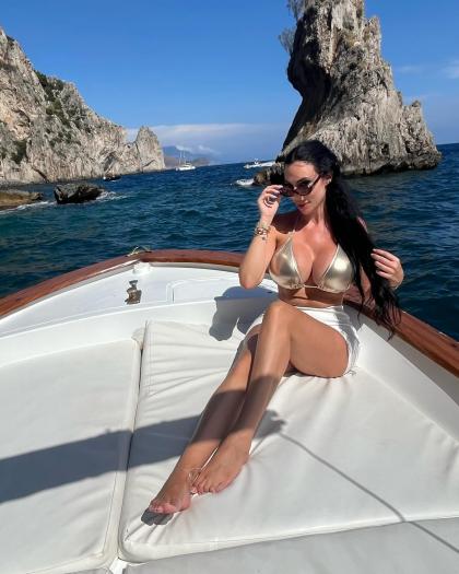 Yvonne Bar photo 55695